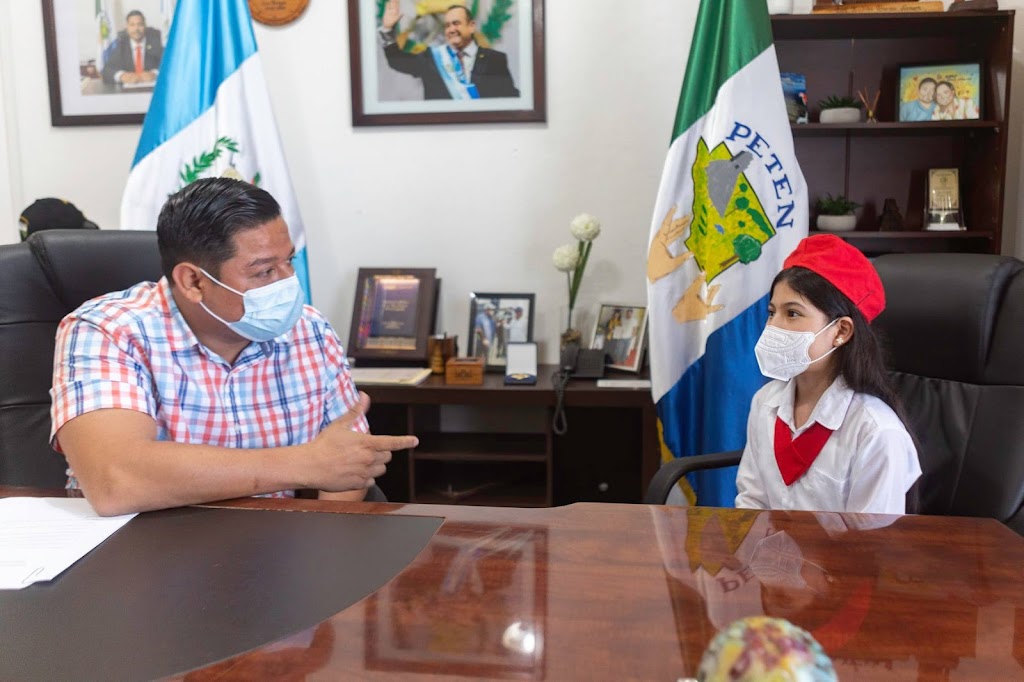 Niña sanluiseña Jasmin Lemus elegida como gobernadora por un día en Petén